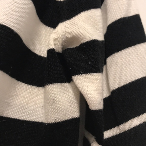 NY&CO black and white striped sweater, 3/4 sleeves - Picture 4 of 4